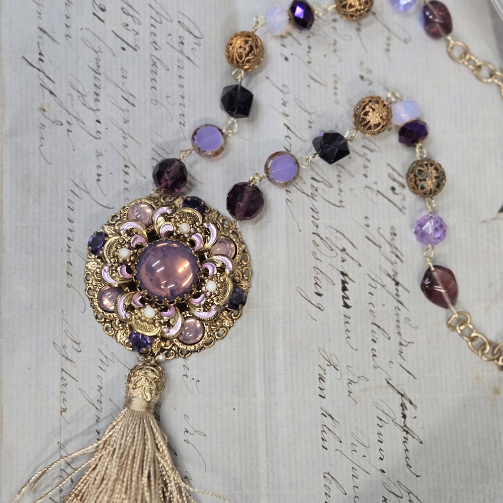 Elegant Silver and Black Necklace - Picture 2 of 7